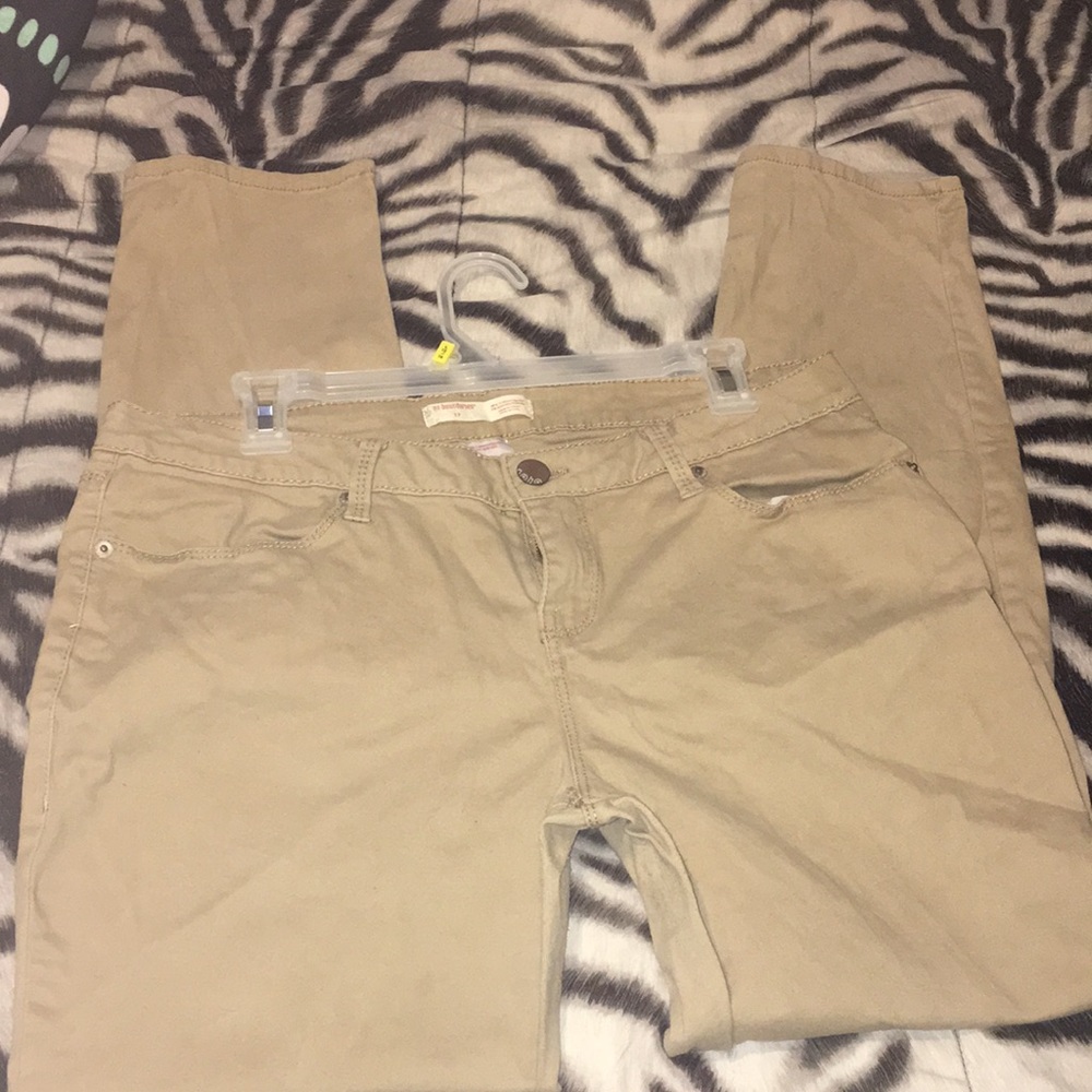 No Boundaries Khaki pants